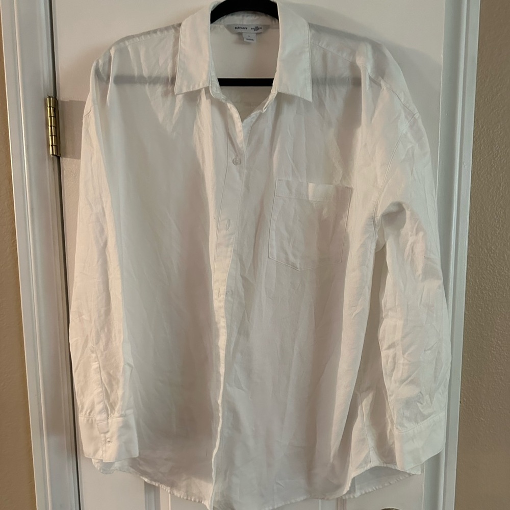 Old Navy The Boyfriend Shirt,White, Large,100% cotton, 31”long.